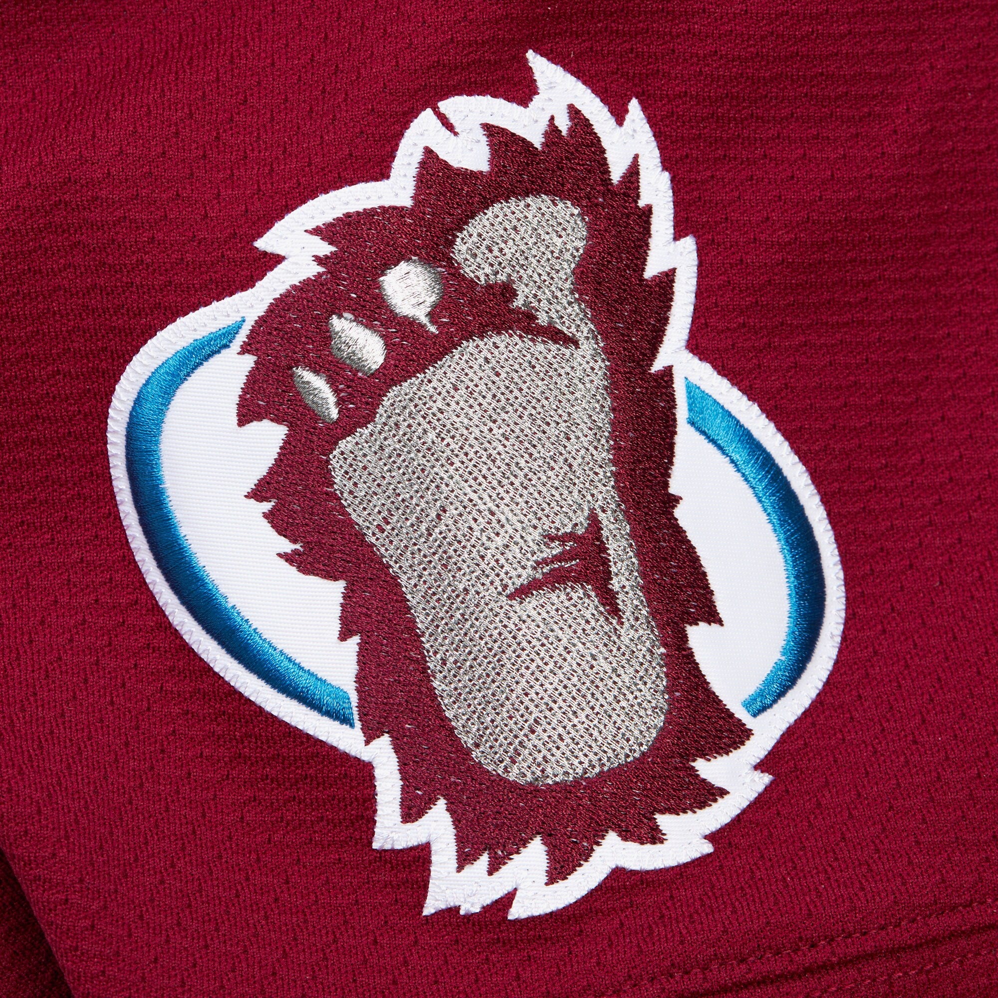 Mens Mitchell & Ness NHL WHITE JERSEY AVALANCHE 2000 PATRICK ROY