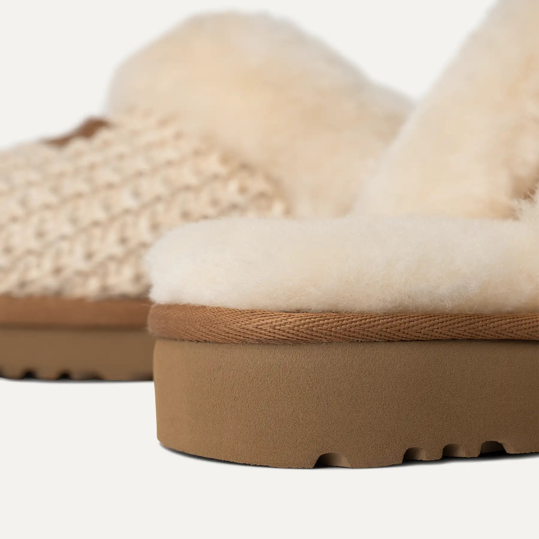 [1117659-CRM] WOMENS UGG COZY SLIPPER 'CREAM'
