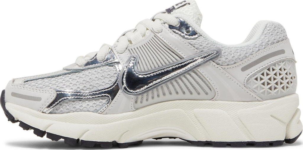 [FD0884-025] Womens Nike Zoom Vomero 5 (W) 'Photon Dust Metallic Silver'