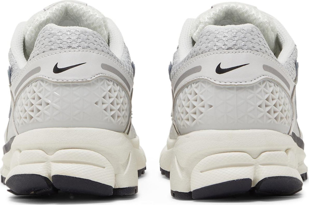 [FD0884-025] Womens Nike Zoom Vomero 5 (W) 'Photon Dust Metallic Silver'