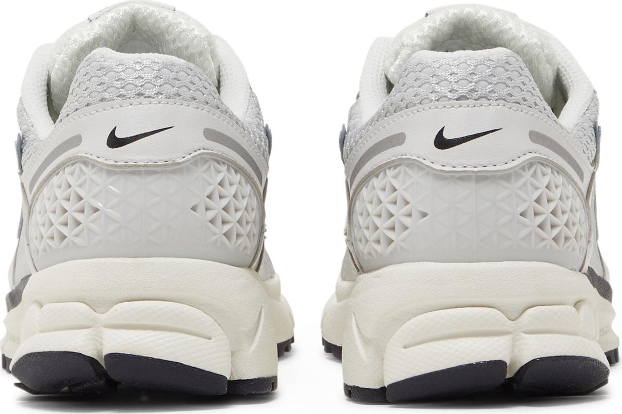 [FD0884-025] Womens Nike Zoom Vomero 5 (W) 'Photon Dust Metallic Silver'