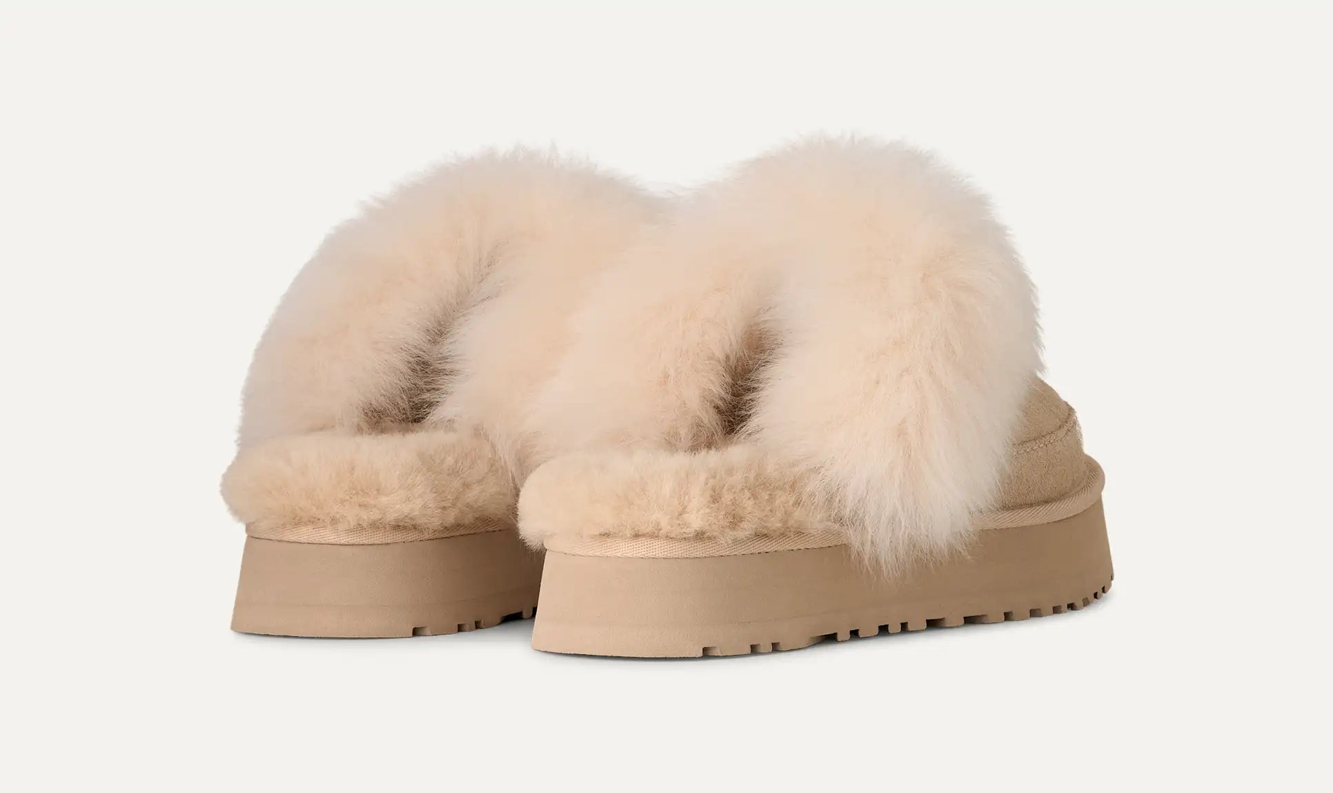 [1173930-SNDCS] WOMENS UGG DISQUETTE CHALET SLIPPER 'SANDCASTLE'