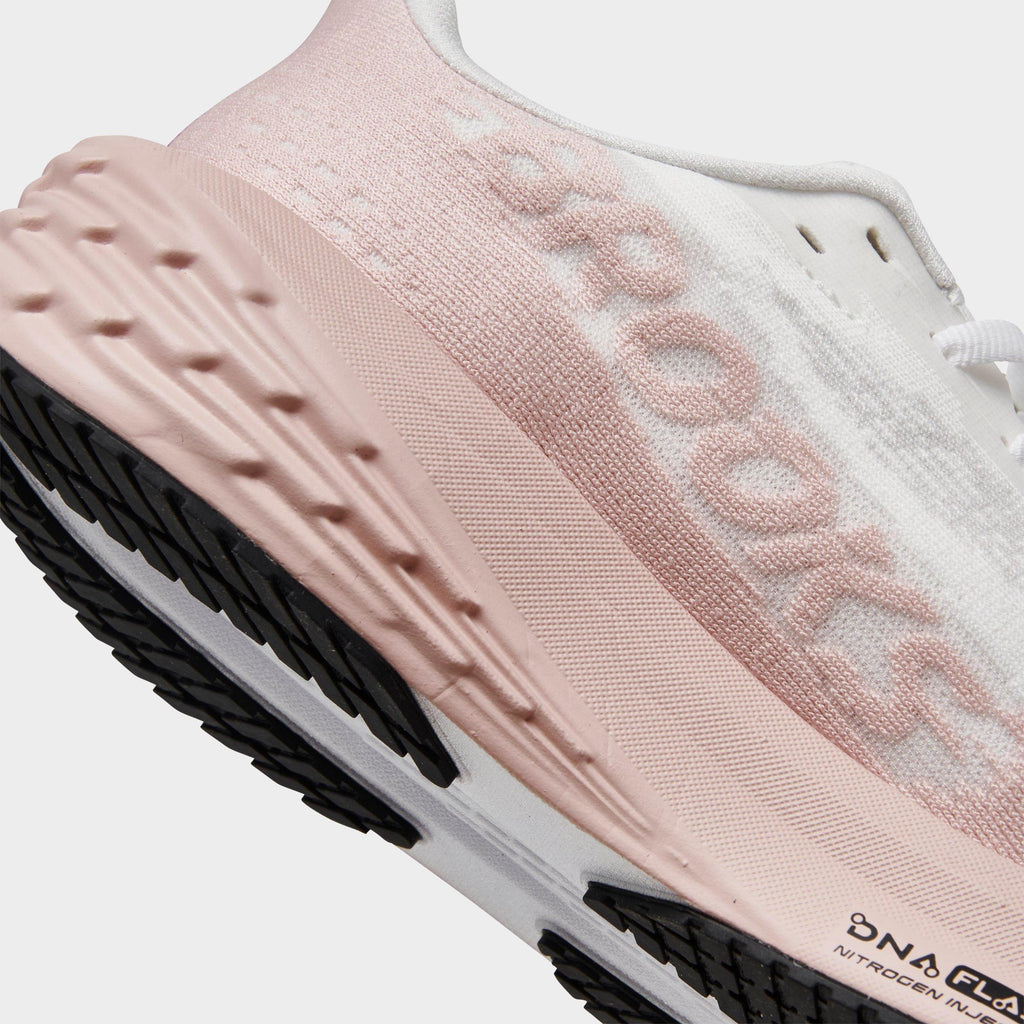 [1204391B.164] WOMENS BROOKS LAUNCH 11