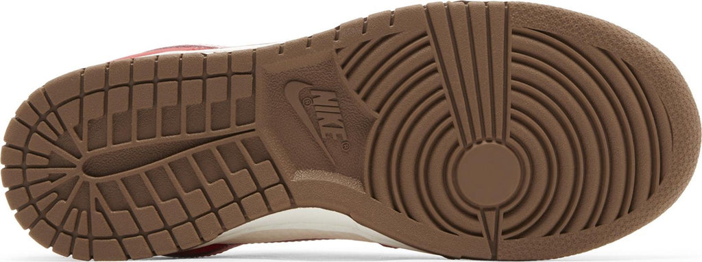 [FB7910-600] Womens Nike DUNK LOW PRM 'BACON'