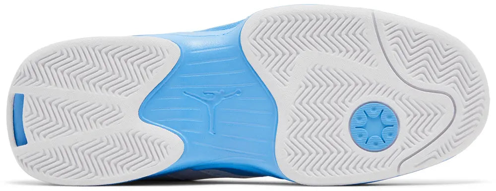 [FQ7943-100] MENS AIR JORDAN MAX AURA 6 'WHITE UNIVERSITY BLUE'