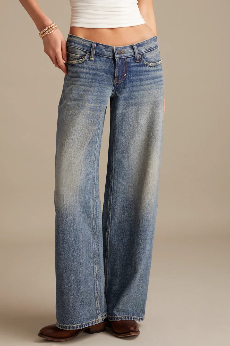 [150926-420] WOMENS LUCKY BRAND SUPER LOW RISE ULTRA WIDE - GET LOW WASH