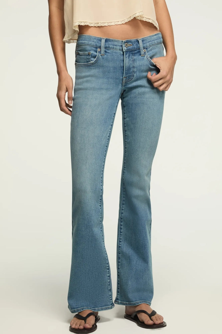 [156739-430] WOMENS LUCKY BRAND MID RISE SWEET FLARE - DREAMER'S DRIFT WASH