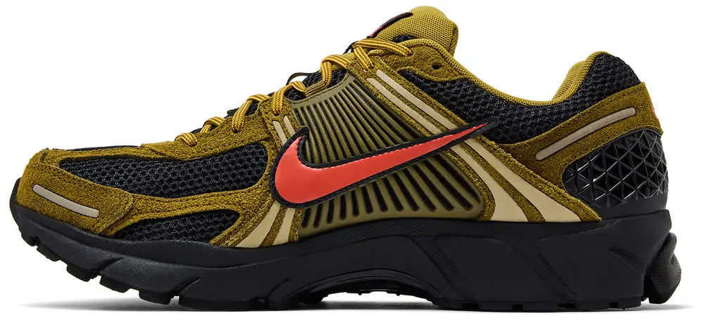 [IH1344-300] MENS NIKE ZOOM VOMERO 5 PREMIUM 'OLIVE FLAK PICANTE RED'