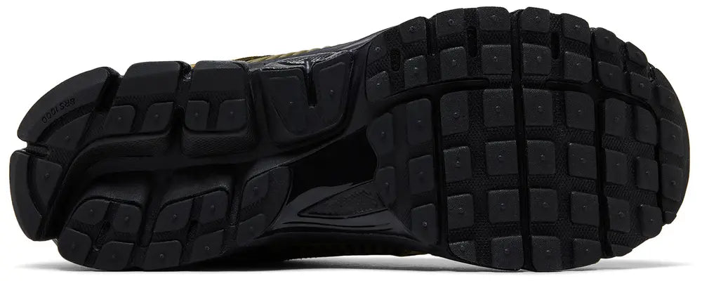 [IH1344-300] MENS NIKE ZOOM VOMERO 5 PREMIUM 'OLIVE FLAK PICANTE RED'