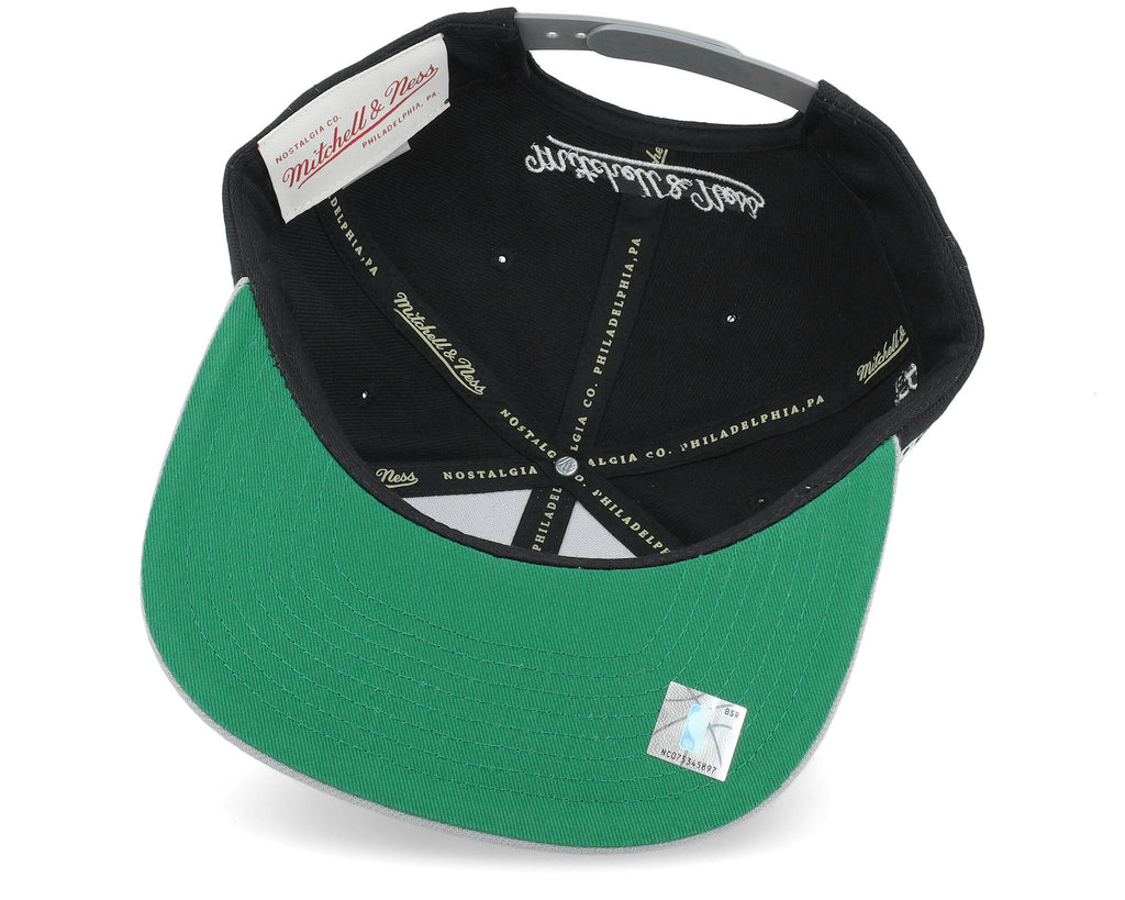 MENS MITCHELL & NESS NBA BLOCK OUT SNAPBACK NETS - BLACK