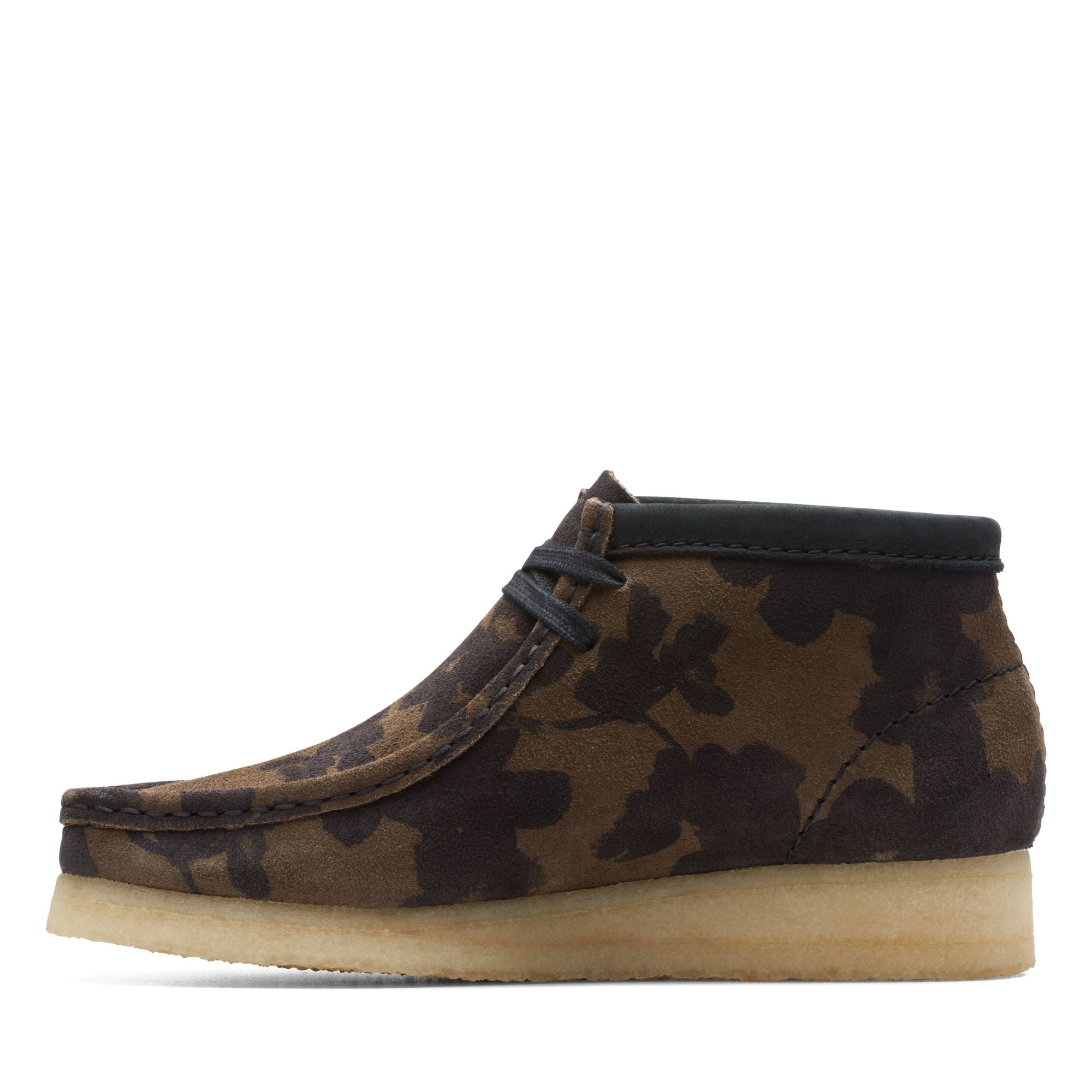 [26174023] WOMENS CLARKS WALLABEE BOOT BLK/KHAKI FLORAL