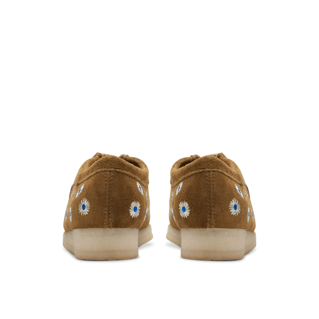 [26176529] WOMENS CLARKS WALLABEE DARK OLIVE EMB