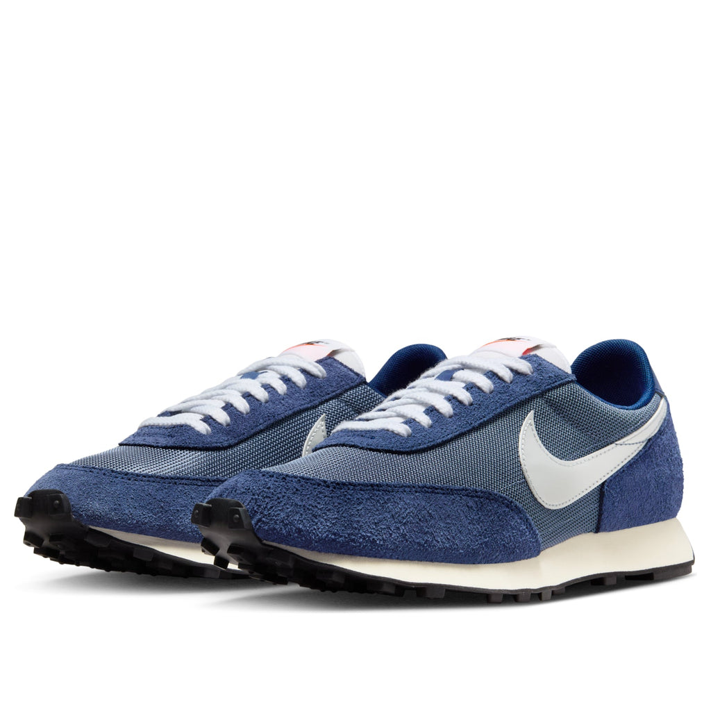 [BV7725-401] WOMENS NIKE DAYBREAK SP 'BLUE VOID DIFFUSED BLUE'