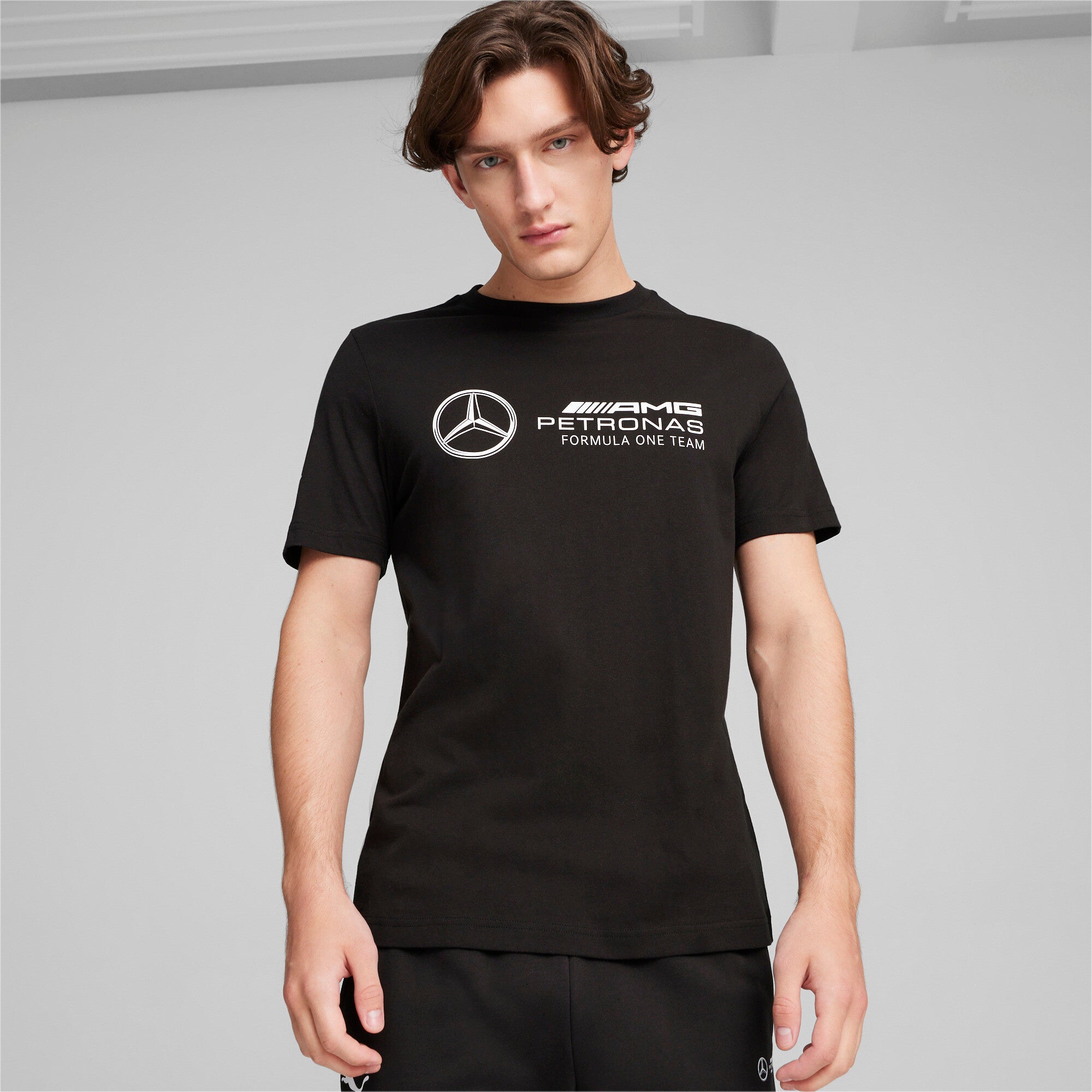 [623762-01] MENS PUMA MAPF1 ESSENTIALS LOGO TEE