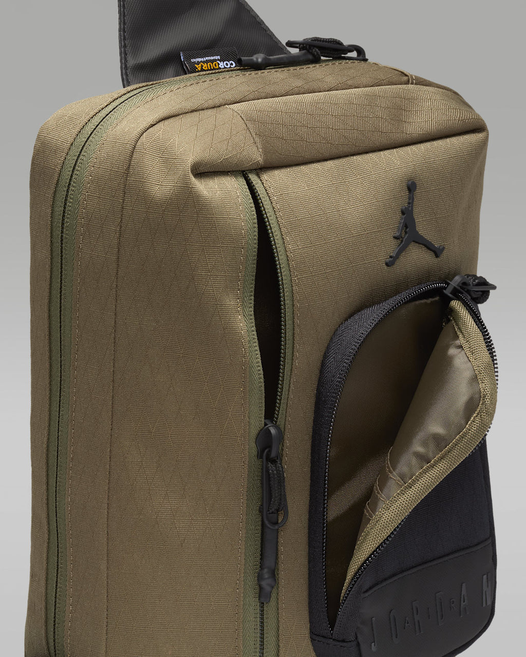 [MA0957-E6F] UNISEX AIR JORDAN COLLECTORS CROSSBODY 3L BAG