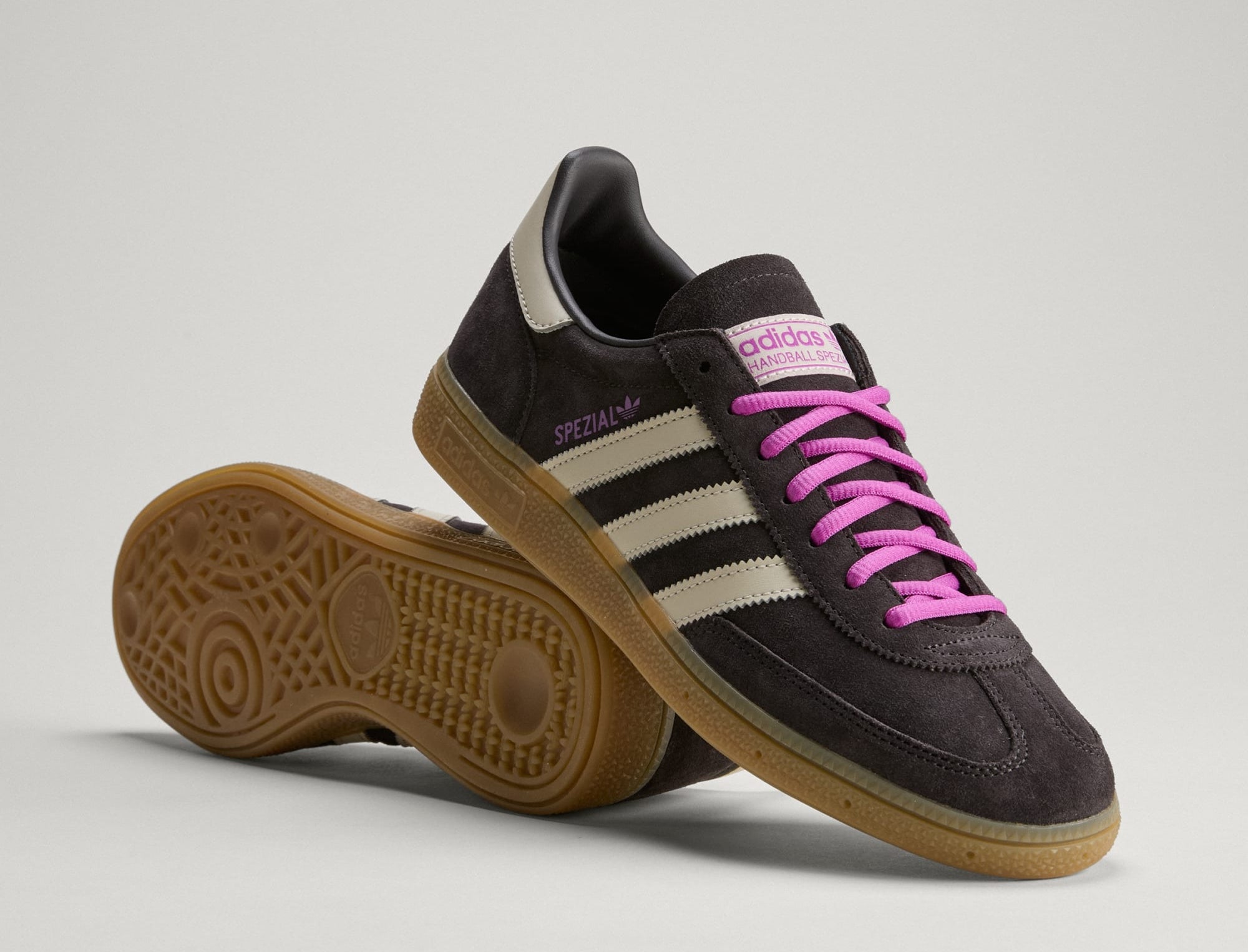 [HQ9439] MENS ADIDAS HANDBALL SPEZIAL 'FIFA WORLD CUP 2026 CHILE'