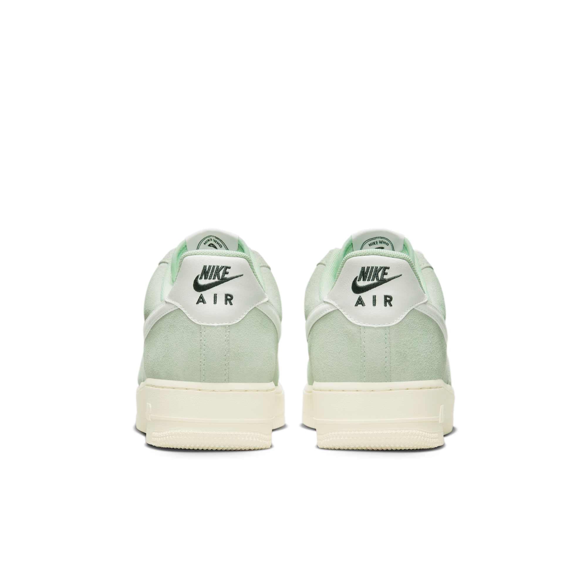 [DO9801-300] MENS NIKE AIR FORCE 1 '07 LV8