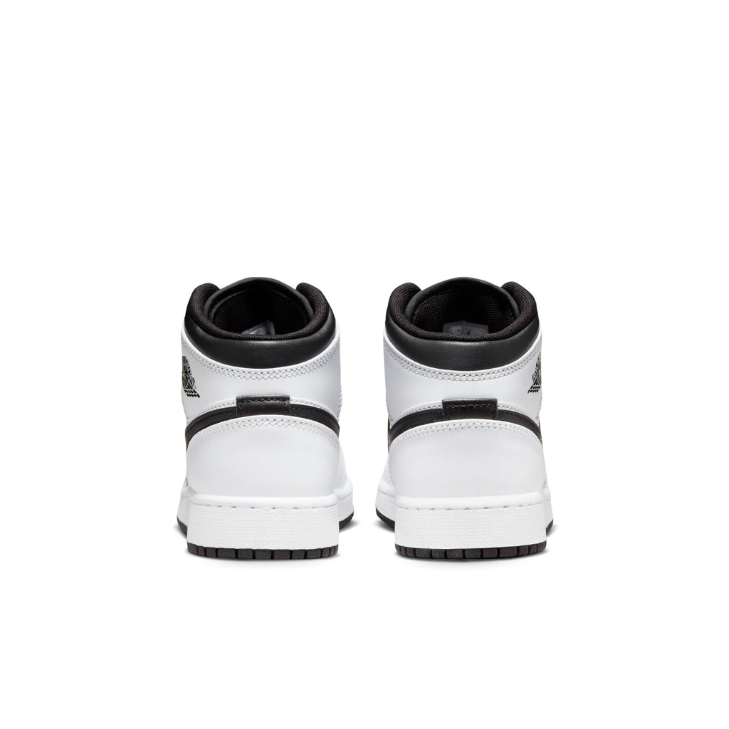 [DQ8423-132] Grade School Air Jordan RETRO 1 MID REVERSE PANDA