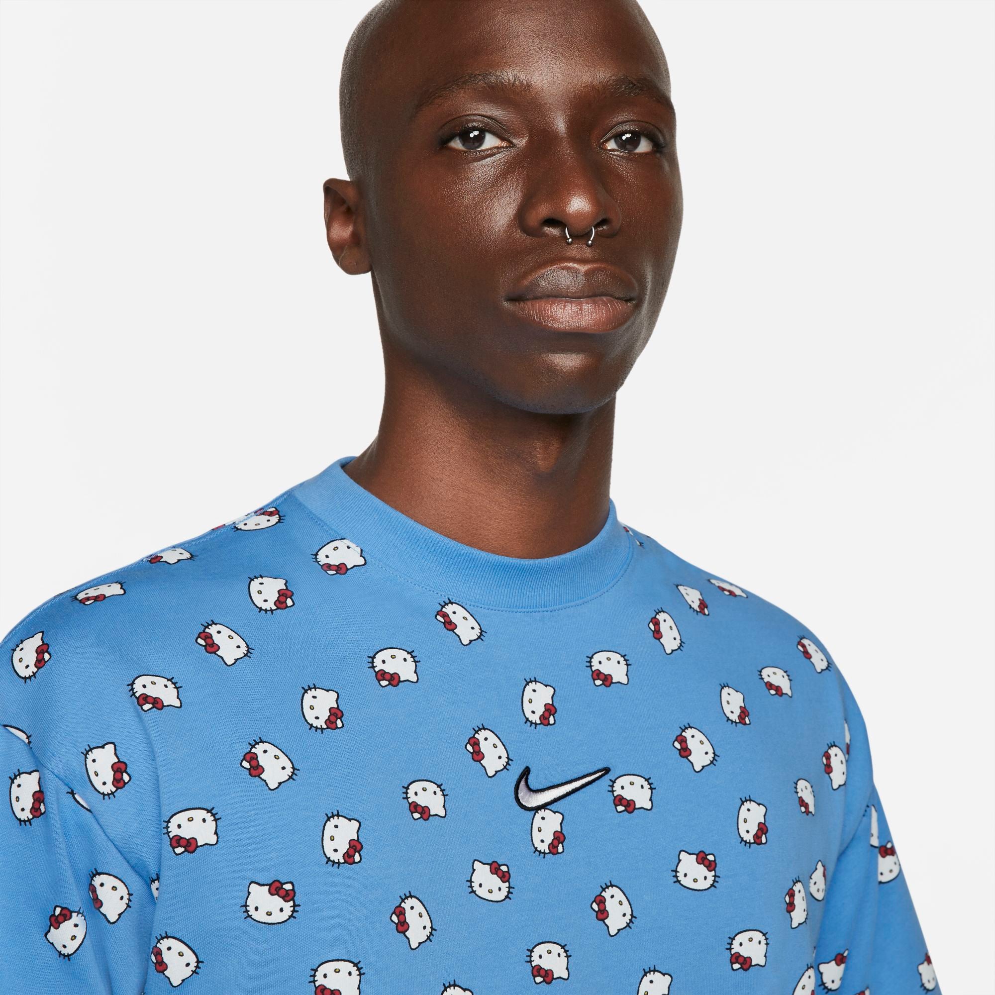 [DR5519-412] Mens Nike x Hello Kitty T-Shirt