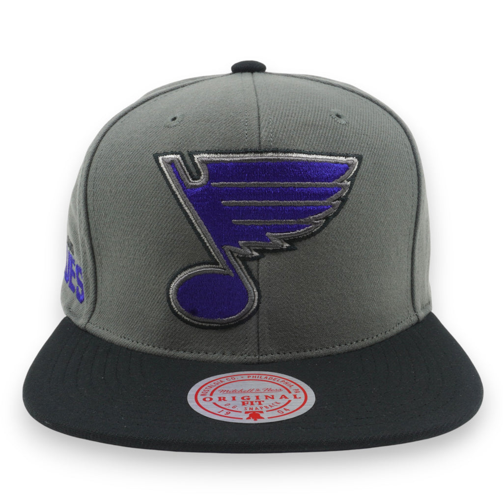 MENS MITCHELL & NESS NHL STORM FRONT SNAPBACK BLUES - GREY