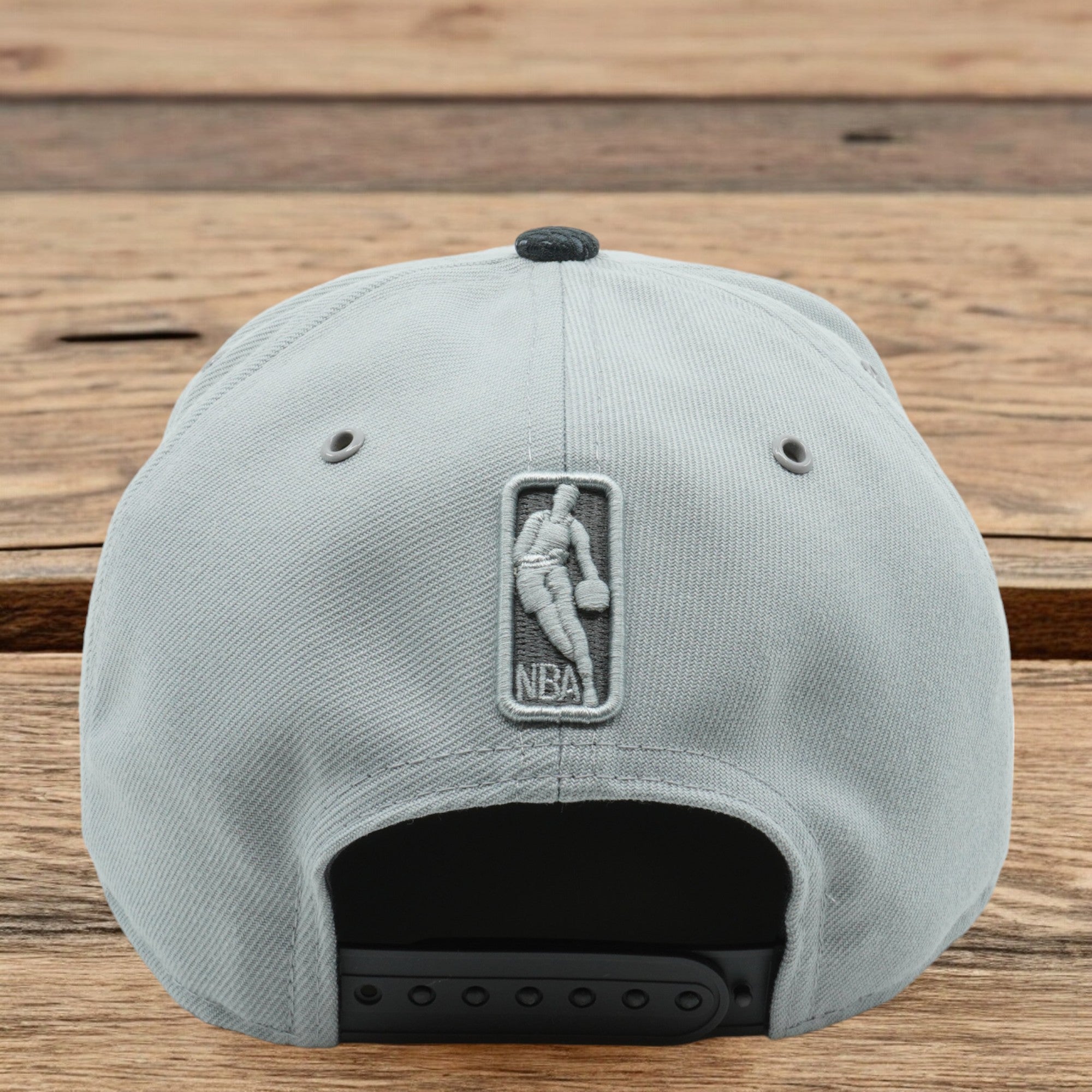 [11526760] Mens New Era NBA Golden State Warriors 18 Rubber Logo 9Fifty Snapback