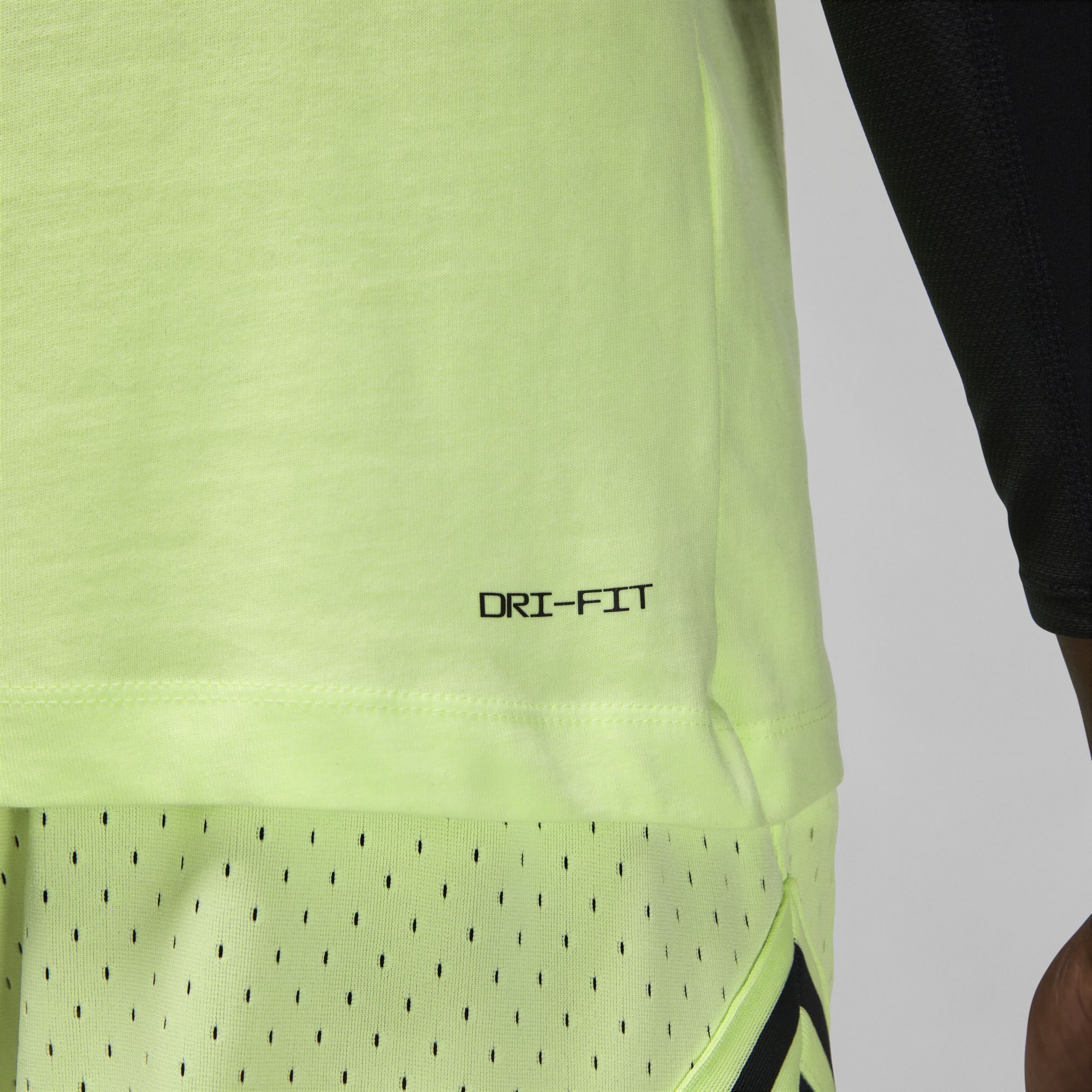 [DX1055-010] Mens Nike SPORTSWEAR WORLDWIDE TEE