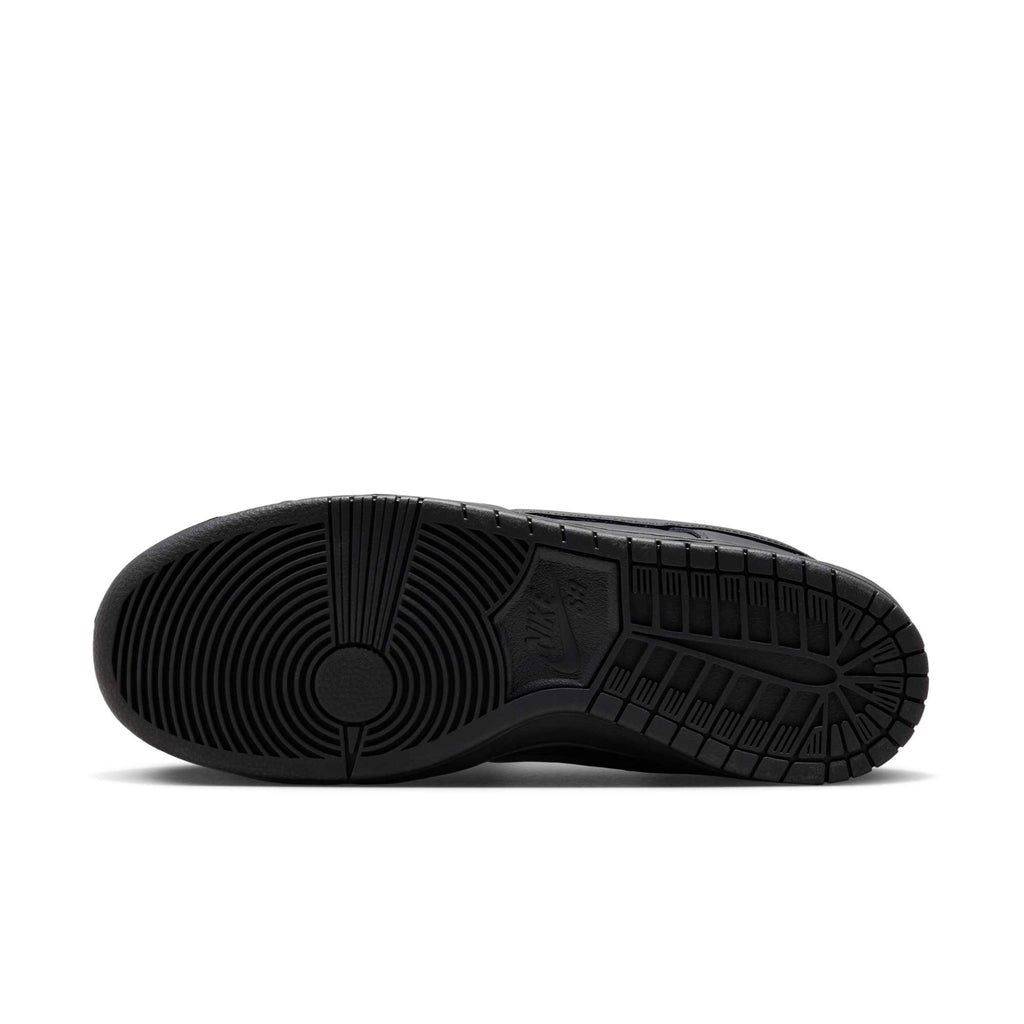 [FJ1674-001] Mens Nike SB Dunk Low Pro 'Triple Black'
