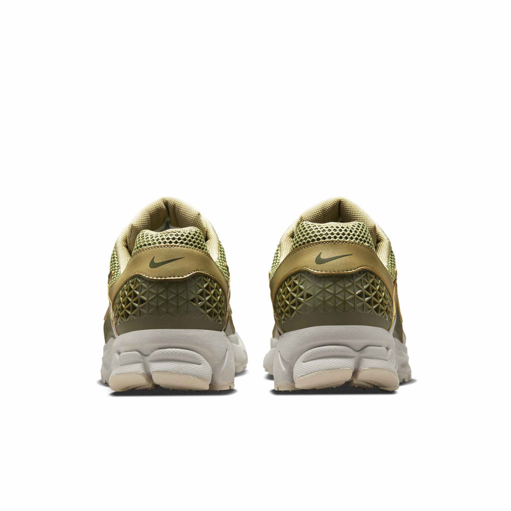 [FJ1915-200] Mens Nike Zoom Vomero 5