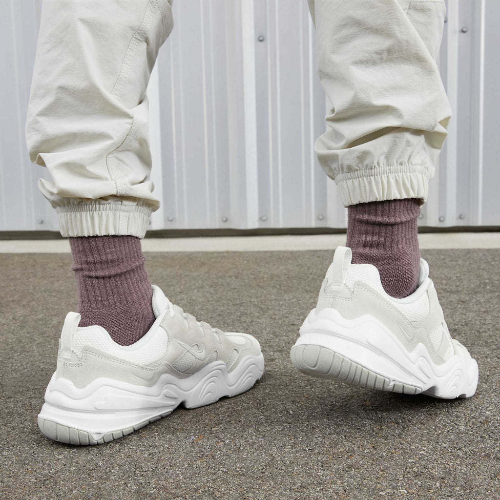 [FJ9532-100] MENS NIKE TECH HERA