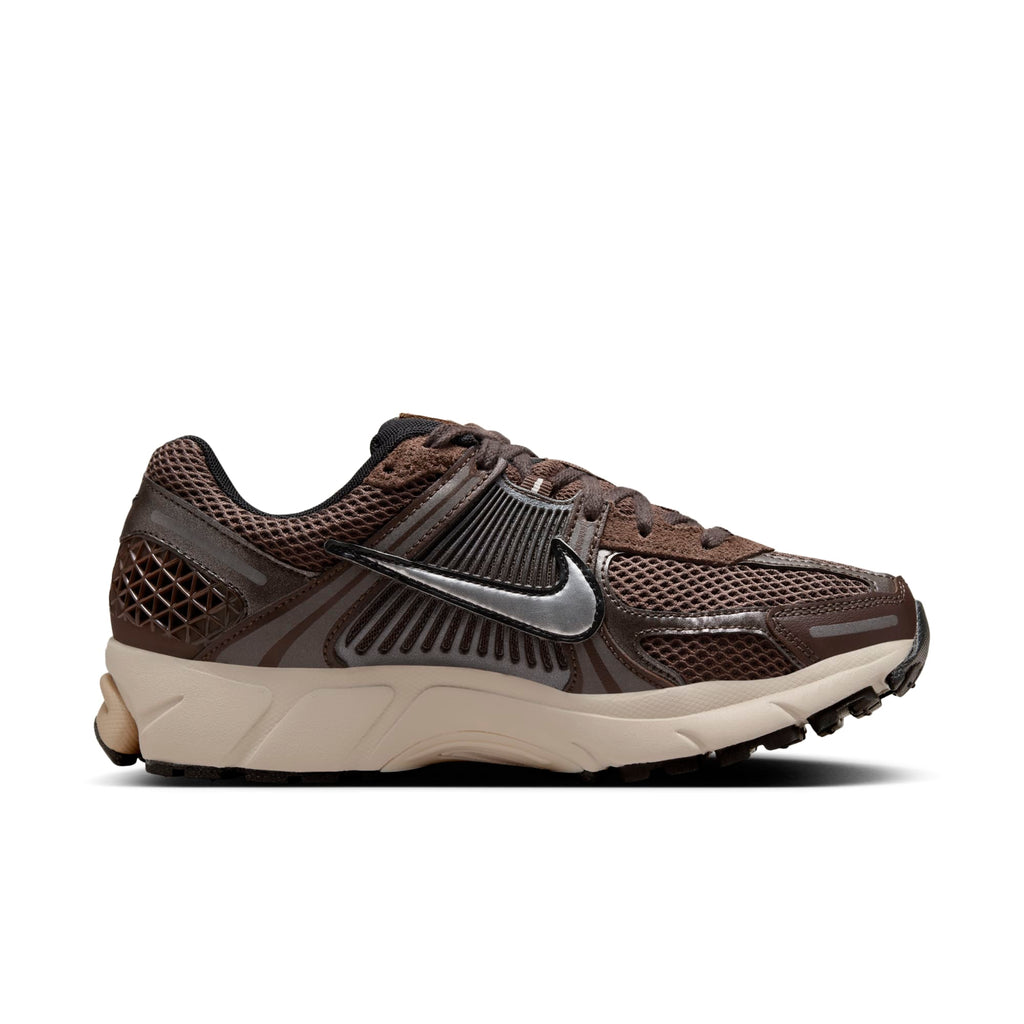 [FN6742-201] Womens Nike ZOOM VOMERO 5 'BAROQUE BROWN'