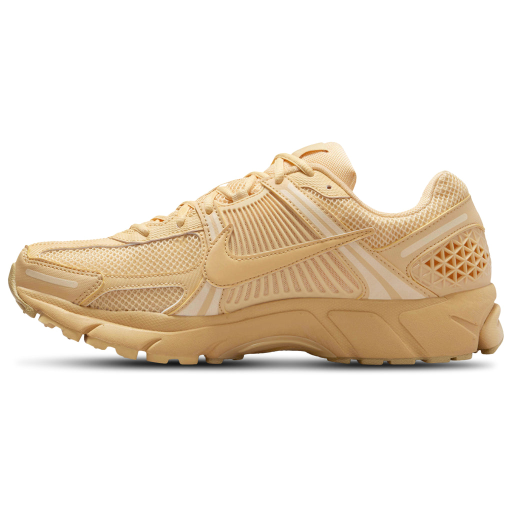 [HF5493-200] MENS NIKE ZOOM VOMERO 5 'CELESTIAL GOLD'