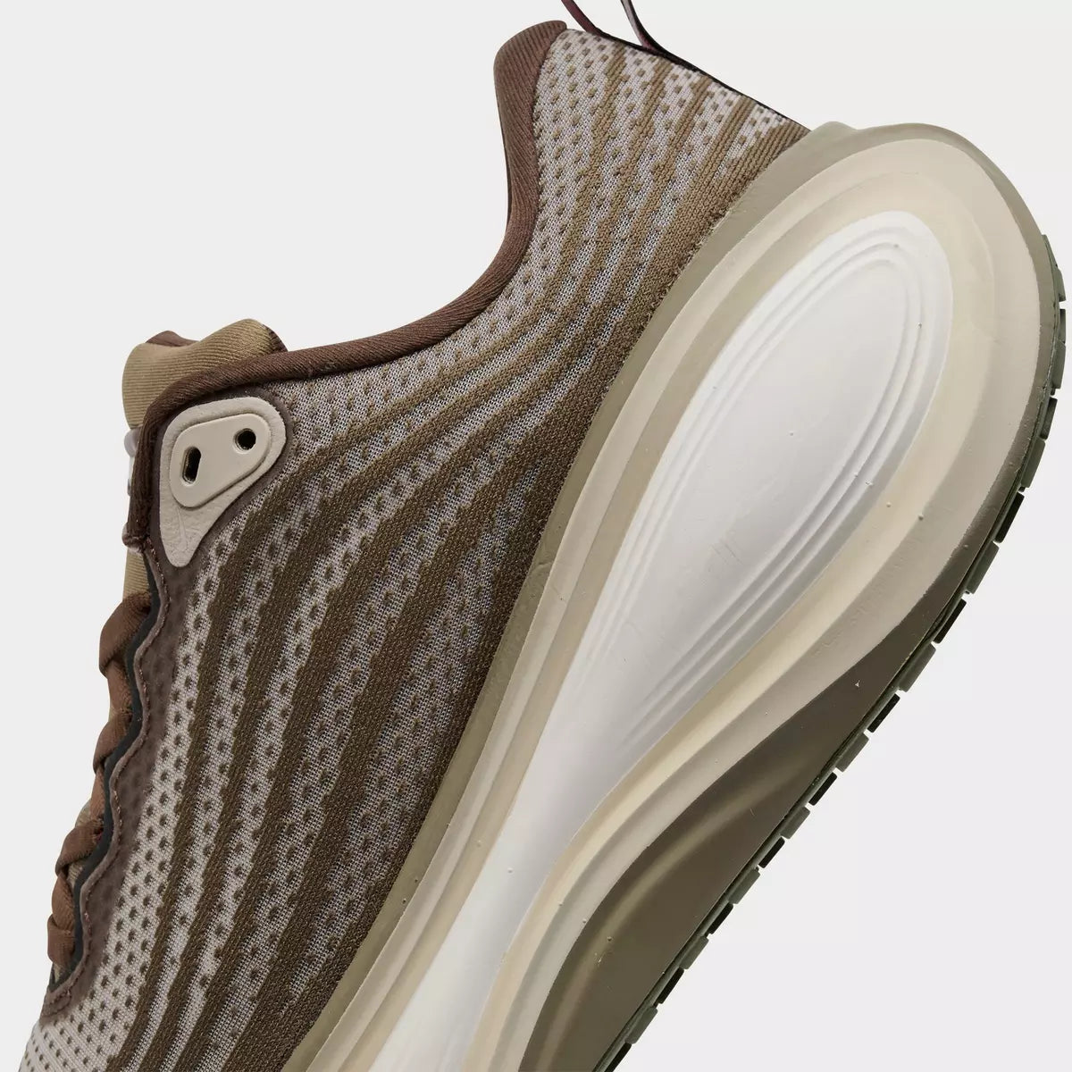 [IO4482-001] MENS NIKE VOMERO PLUS 'CALDERA BROWN'