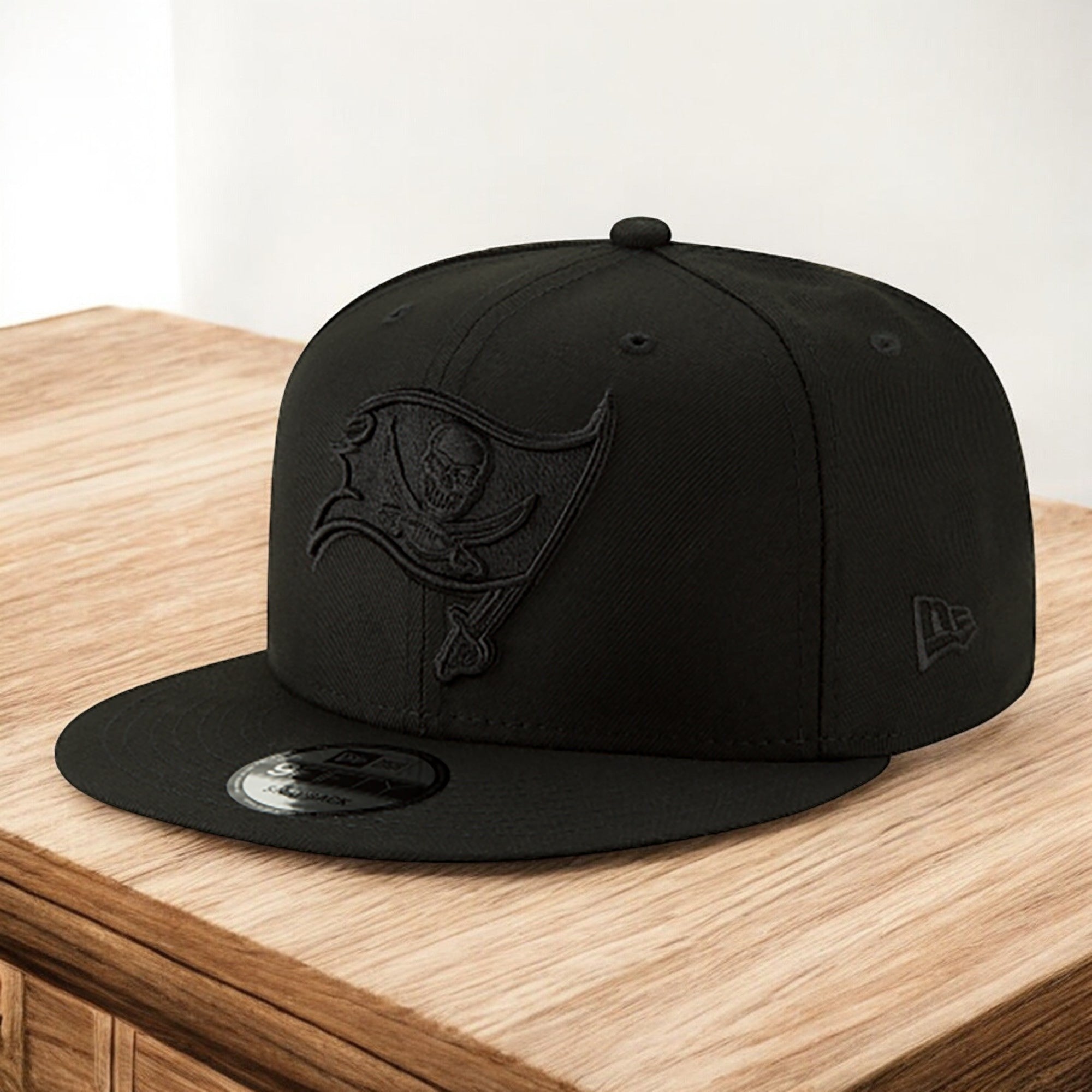 [11872938] Mens New Era NFL 9Fifty Snapback - Tampa Bay Buccaneers