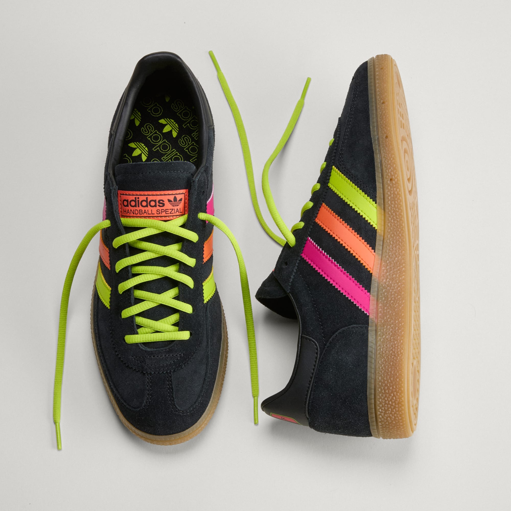 [HQ9440] MENS ADIDAS HANDBALL SPEZIAL 'FIFA WORLD CUP 2026 PERU'