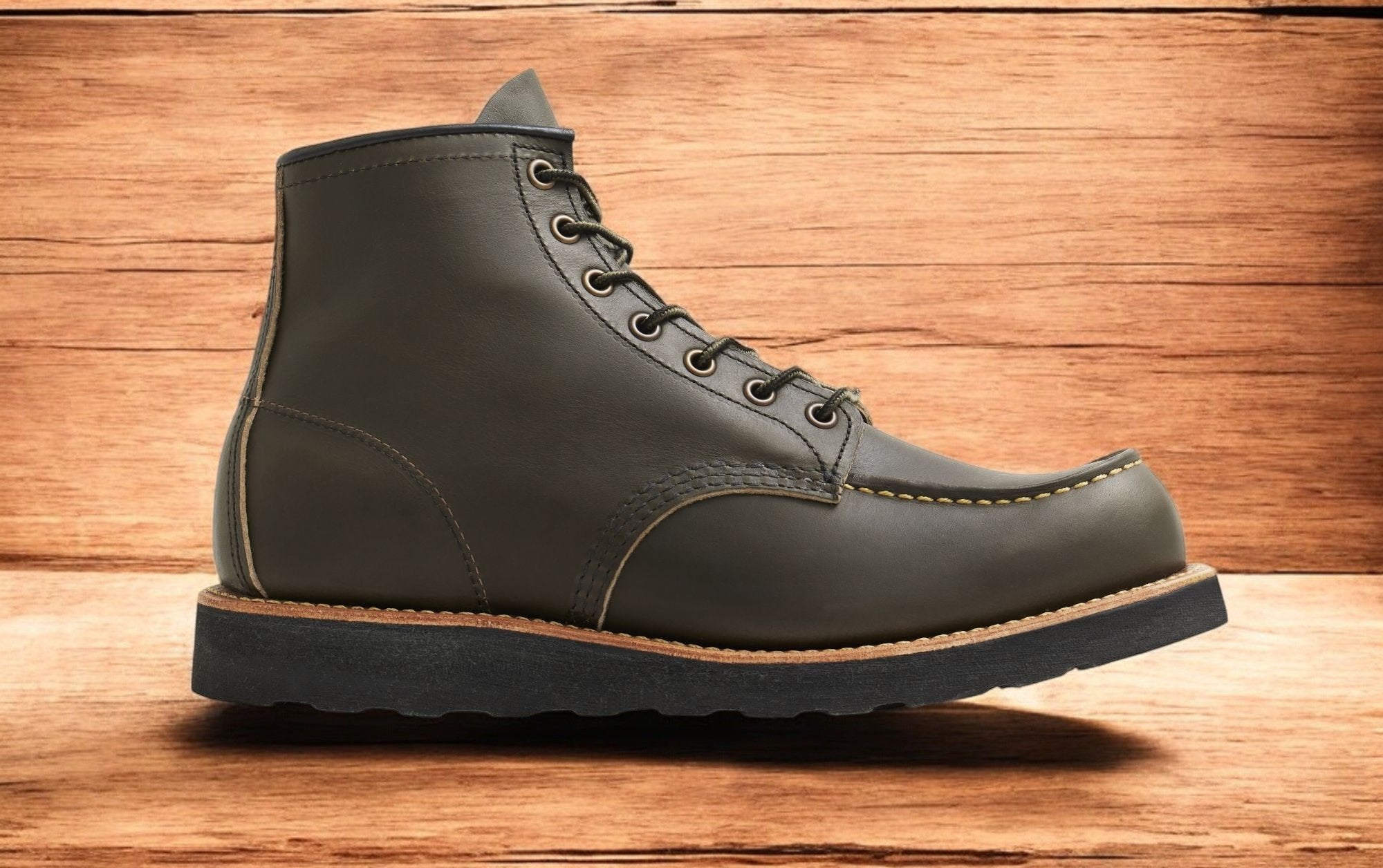 [8828] MENS RED WING CLASSIC MOC 6-INCH BOOT