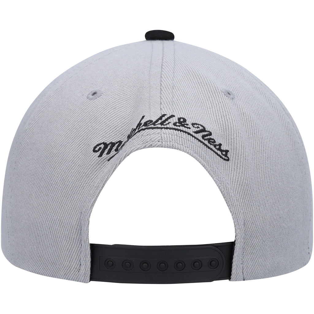 MENS MITCHELL & NESS NBA SIDE CORE 2.0 SNAPBACK SPURS