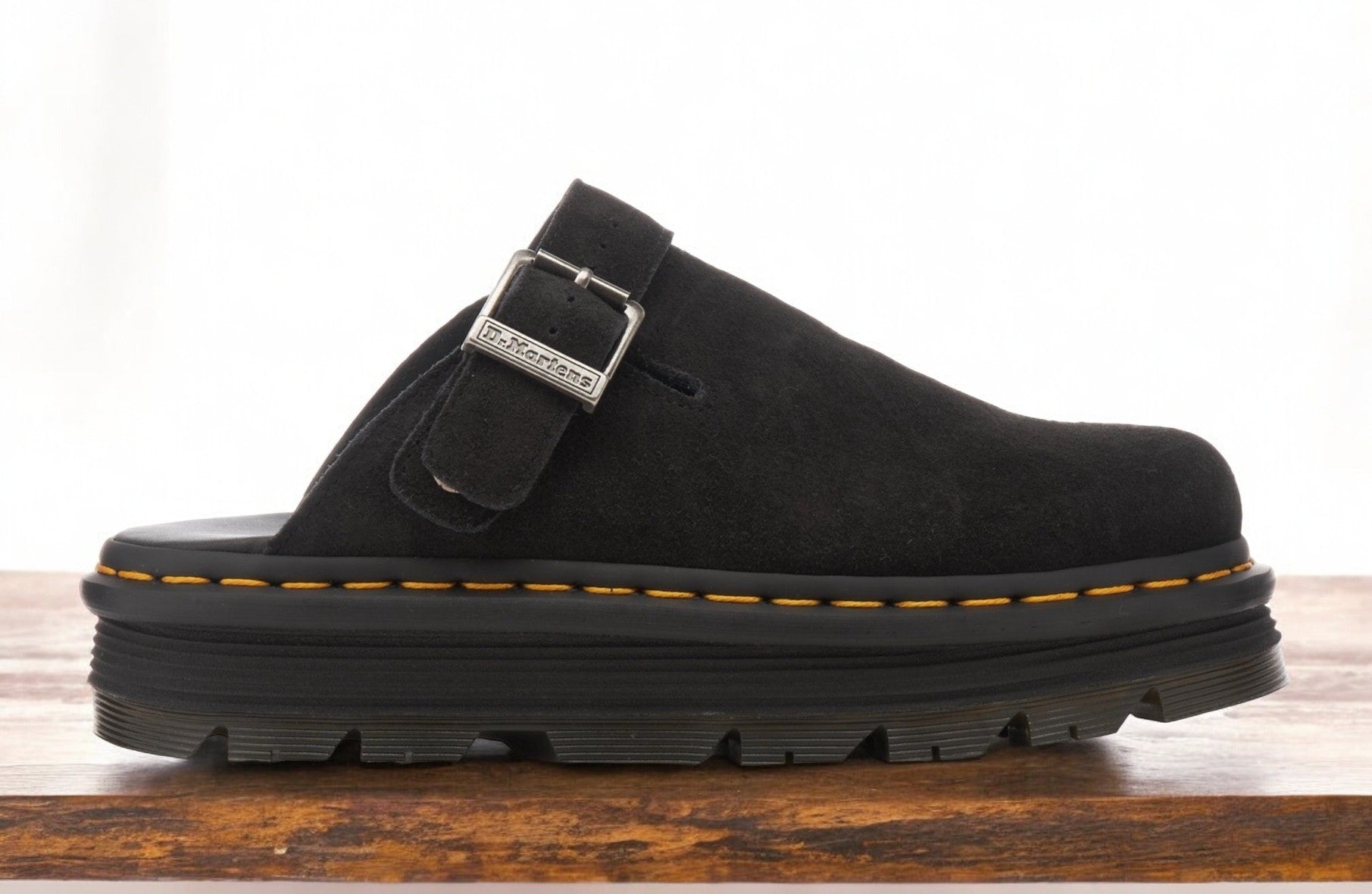 [31657001] Mens Dr. Martens ZEBZAG MULE XLD