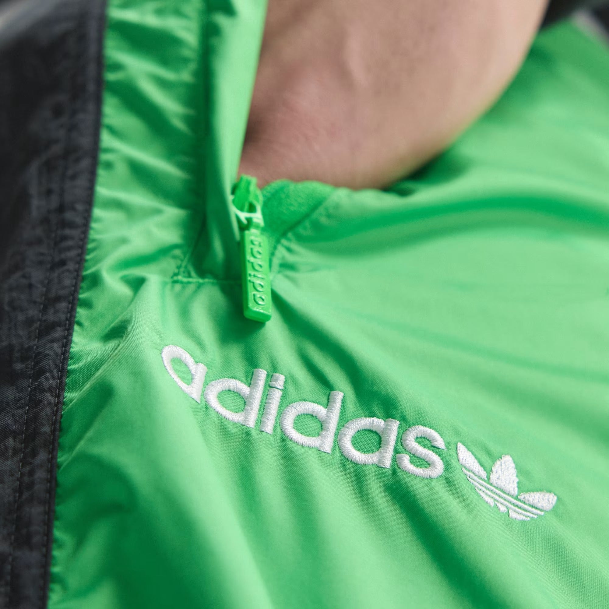[KG2570] MENS ADIDAS MEXICO EQT TRACK PANTS