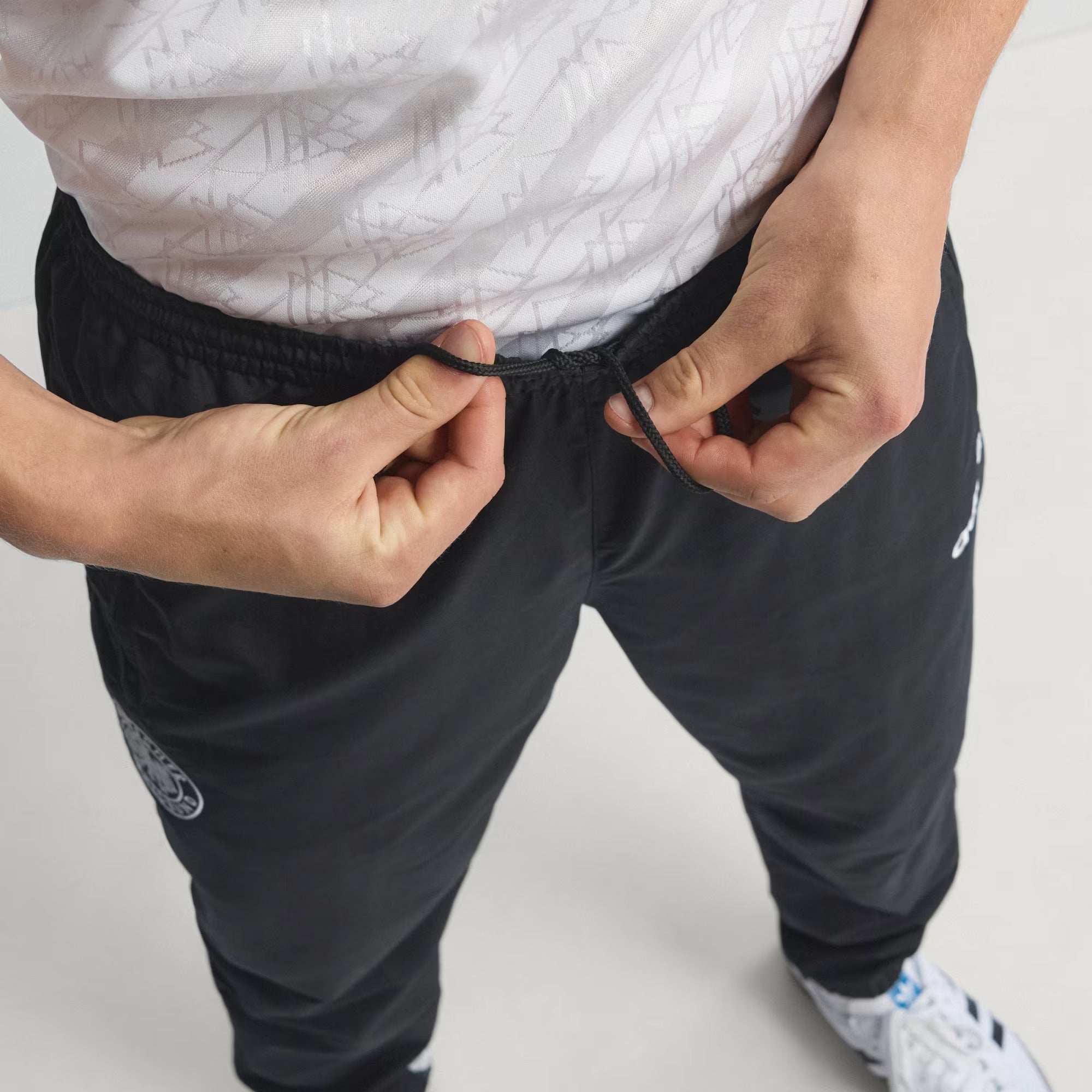 [JW8808] MENS ADIDAS DFB GERMANY TRACK PANTS 1994 - BLACK