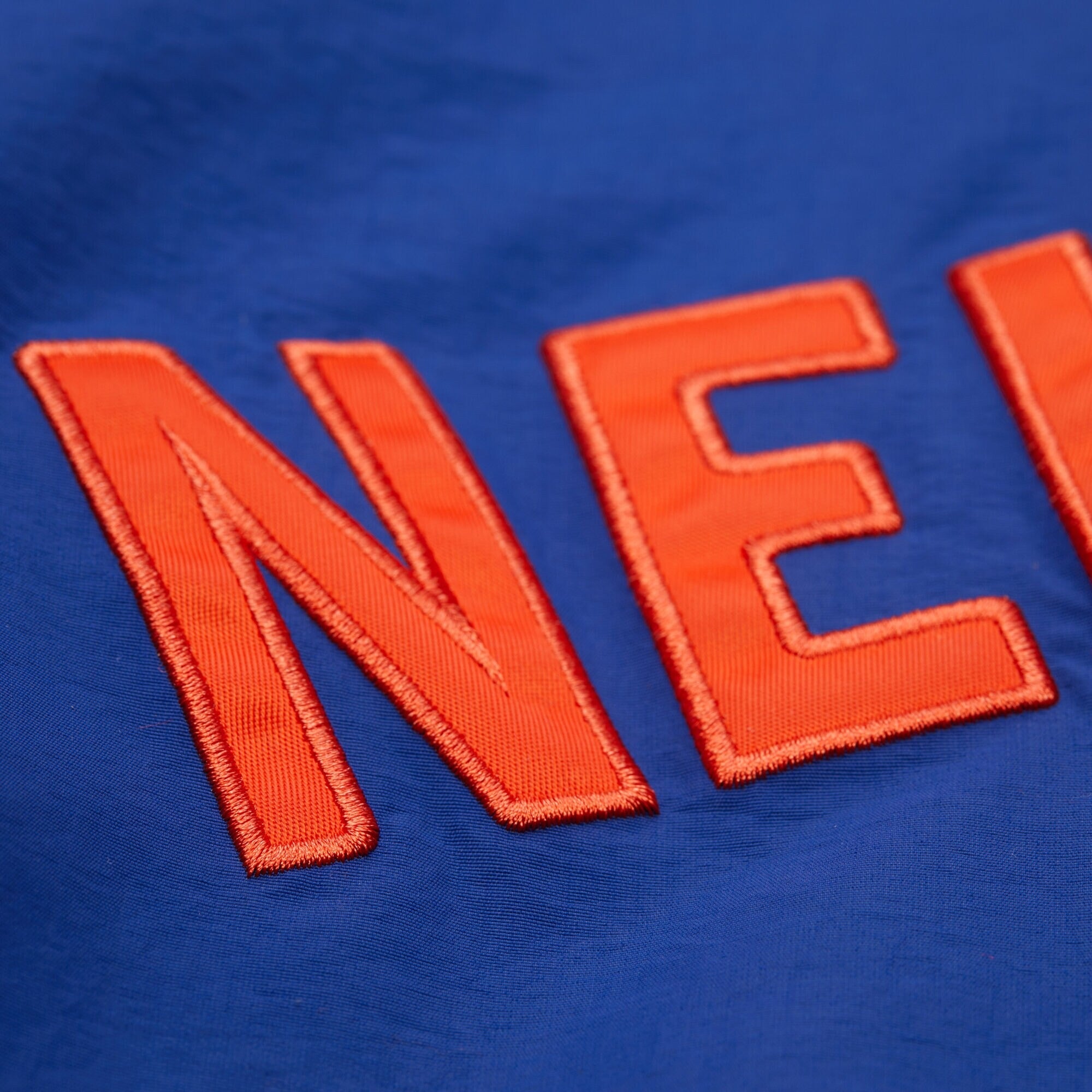 MENS MITCHELL & NESS NBA NYLON PULLOVER JACKET VINTAGE LOGO KNICKS