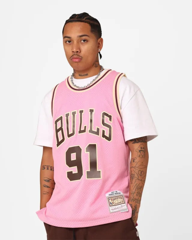MENS MITCHELL & NESS PINK SUGAR BACON SWINGMAN JERSEY BULLS 1997 DENNIS RODMAN