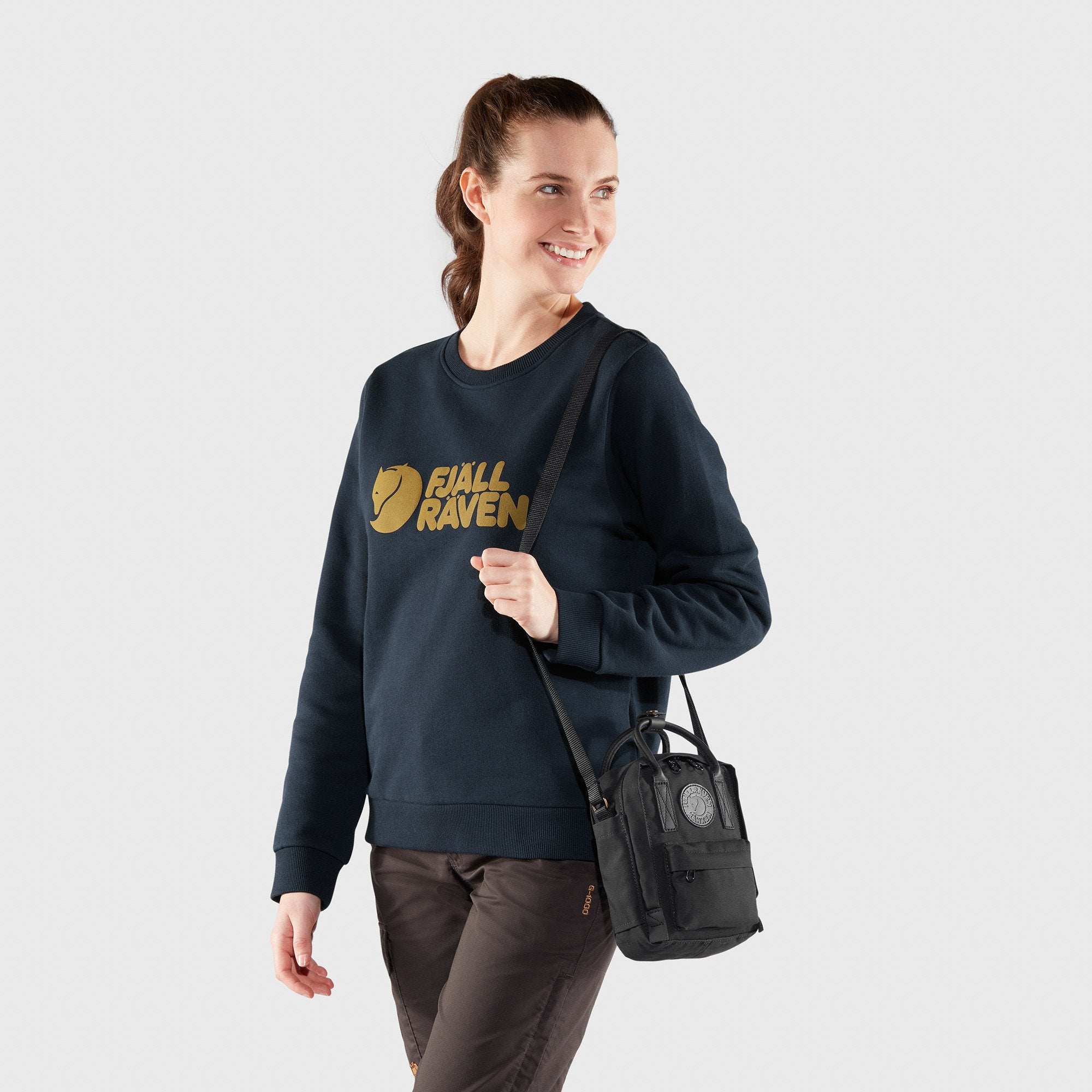[23799-550] UNISEX FJALLRAVEN KANKEN NO. 2 SLING BAG
