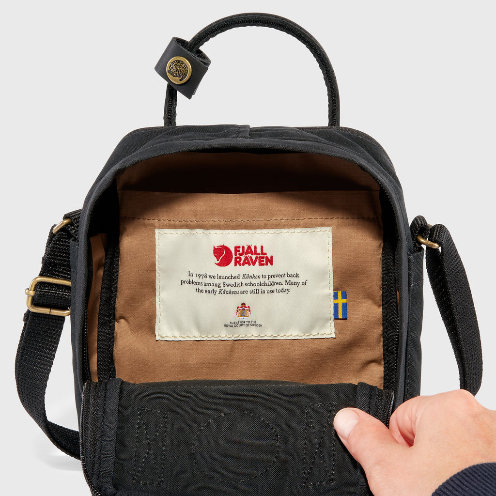 [23799-550] UNISEX FJALLRAVEN KANKEN NO. 2 SLING BAG