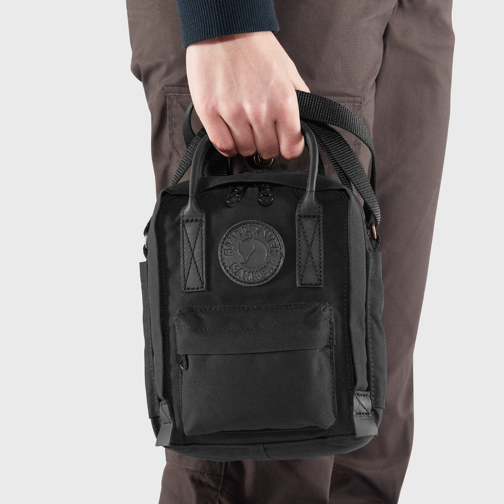 [23799-550] UNISEX FJALLRAVEN KANKEN NO. 2 SLING BAG