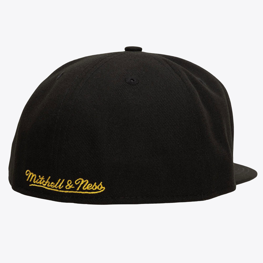 Mens Mitchell & Ness NCAA LIFESTYLE FITTED MARQUETTE