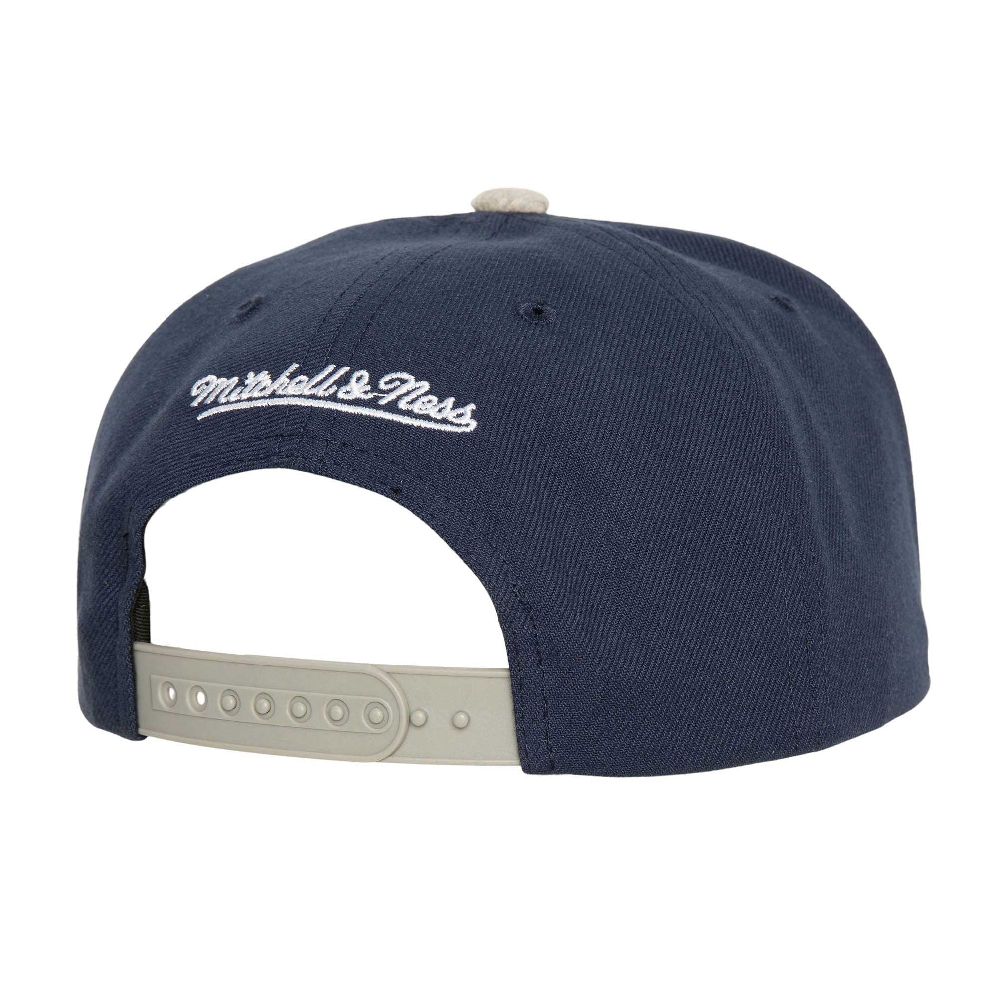 Mens Mitchell & Ness MLB CORD PRO SNAPBACK YANKEES