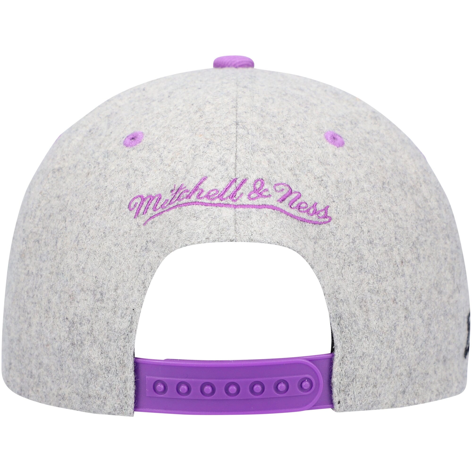 MENS MITCHELL & NESS NBA MELTON PATCH SNAPBACK HWC RAPTORS - GREY