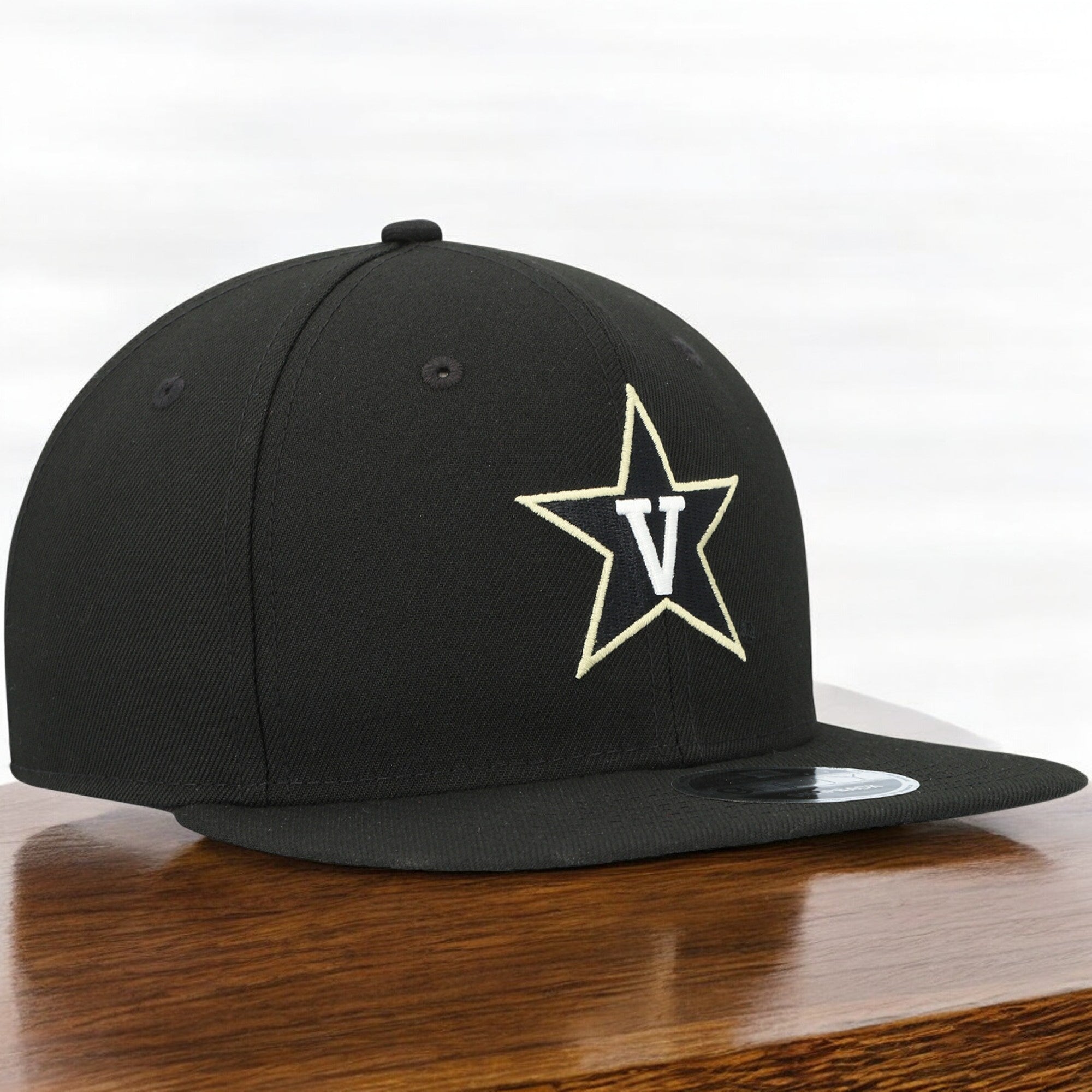 [70523680] MENS NEW ERA NCAA VANDERBILT COMMODORES 950 SNAPBACK - BLACK
