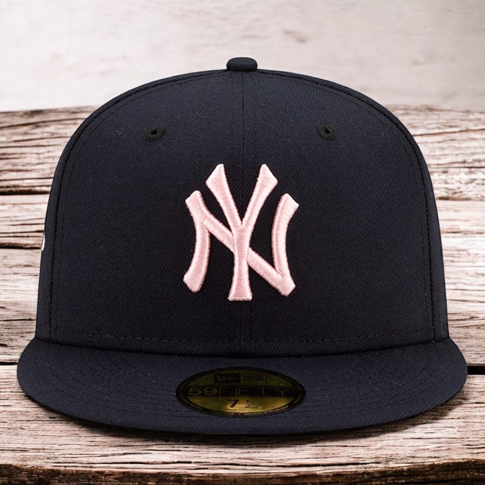 [70618574] Mens New Era MLB NY YANKEES 5950 FITTED 'WORLD SERIES 96' - NAVY/PINK
