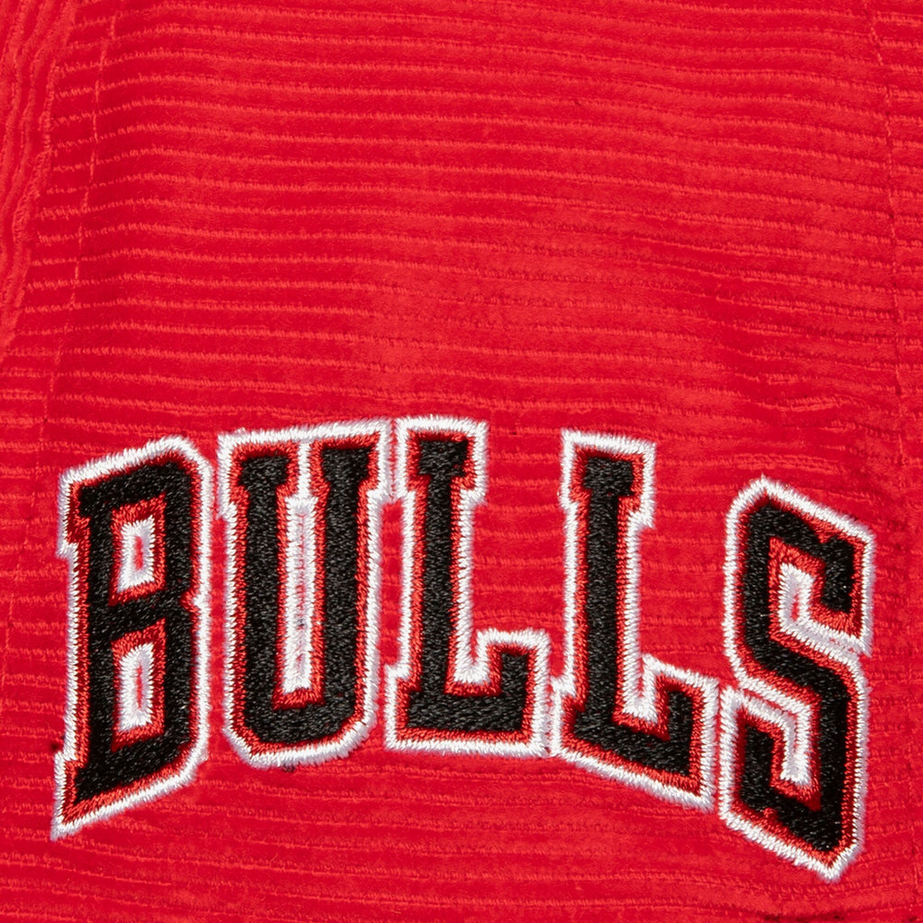 MENS MITCHELL & NESS NBA ALL DIRECTIONS SNAPBACK BULLS - RED